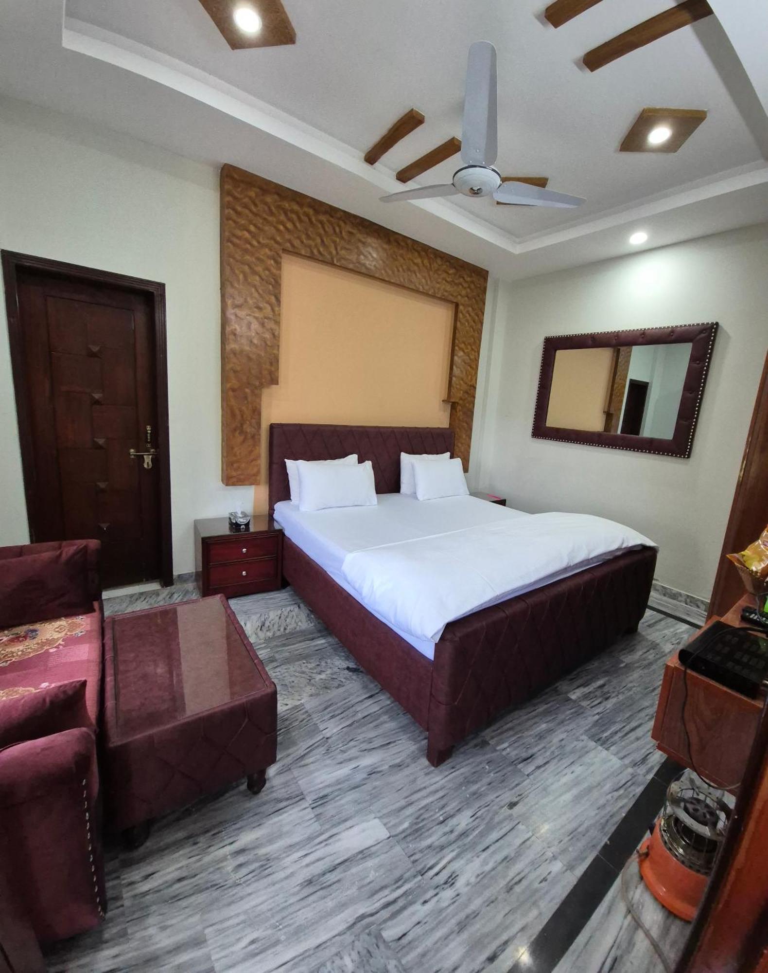 Roof Top Resort Murree Exterior photo