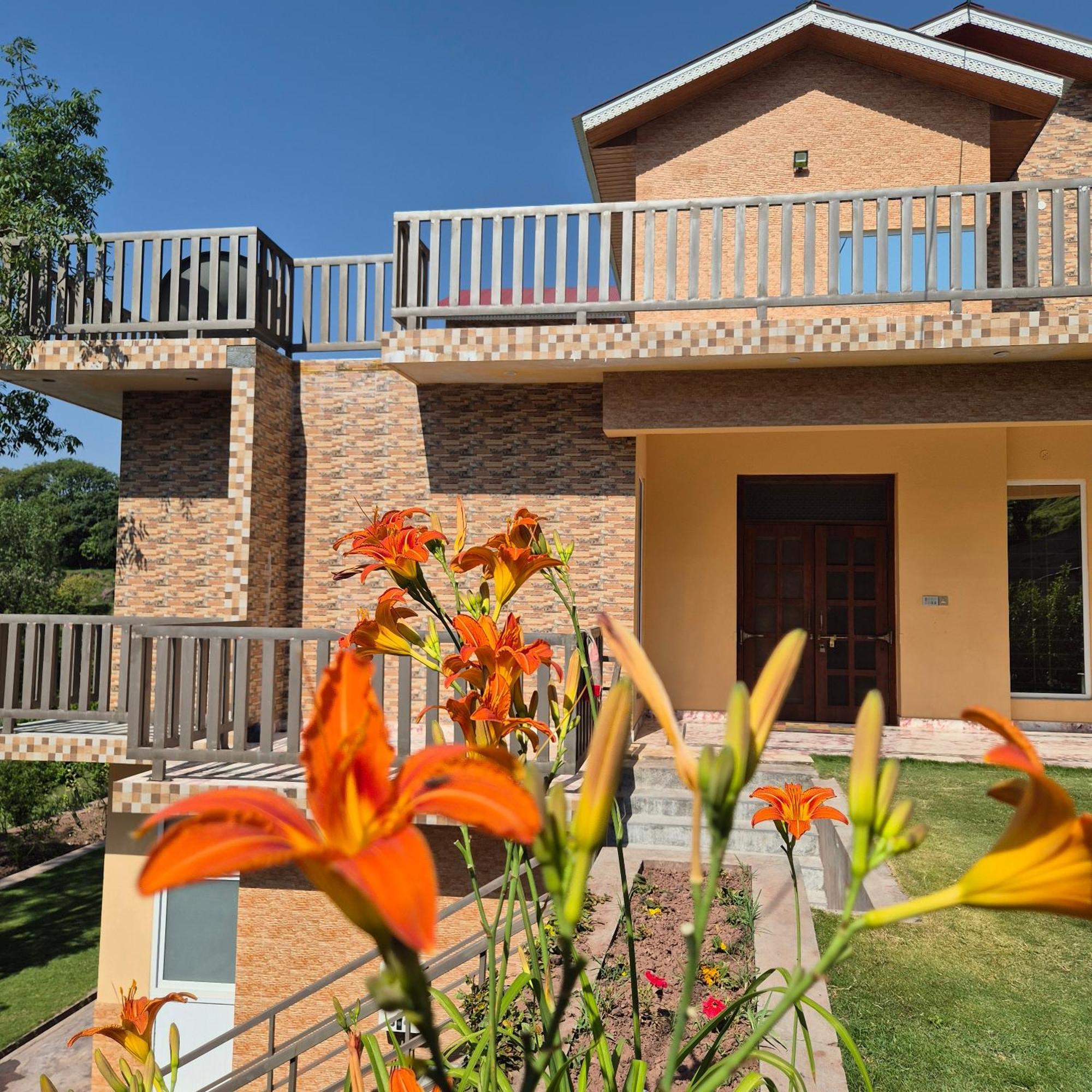 Roof Top Resort Murree Exterior photo