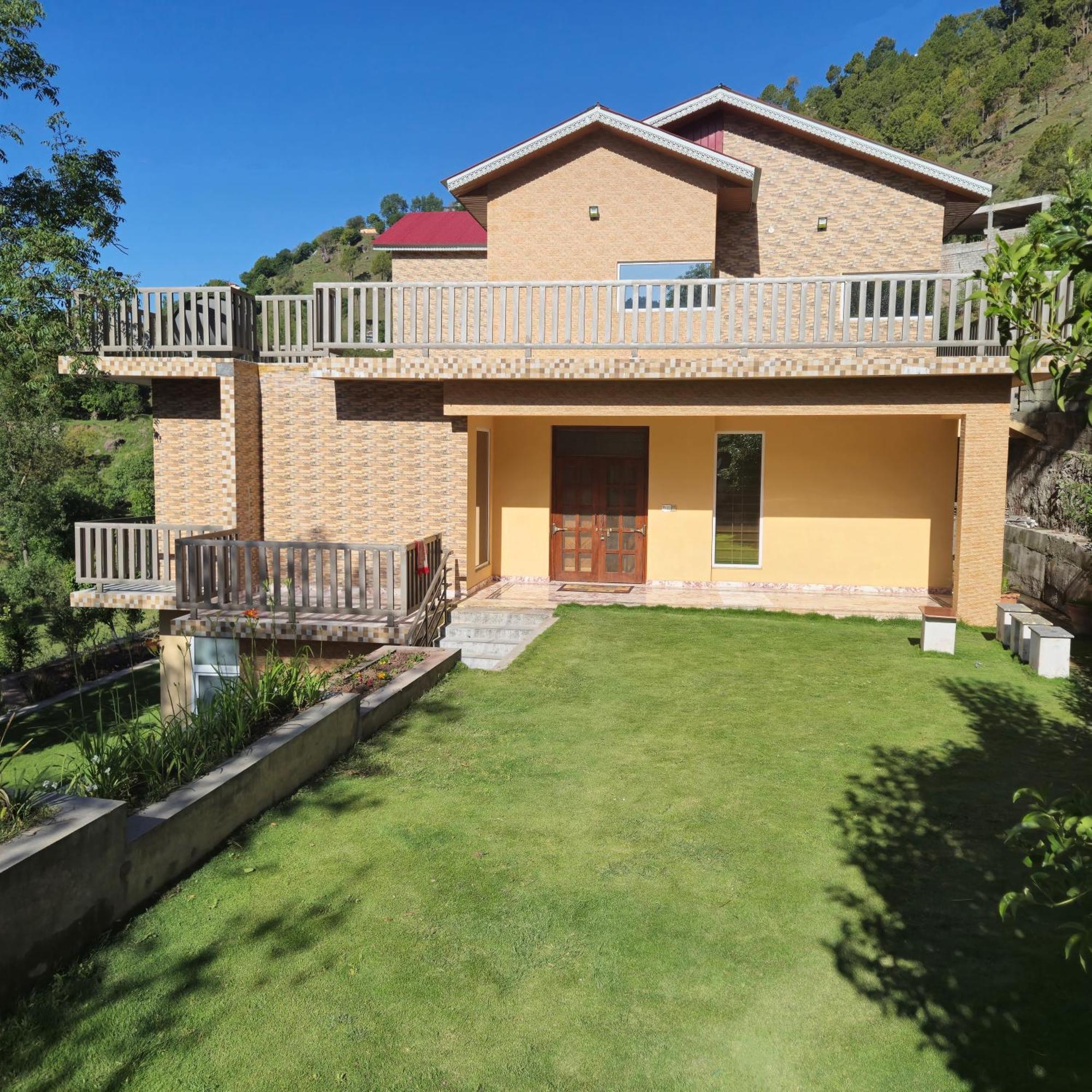 Roof Top Resort Murree Exterior photo