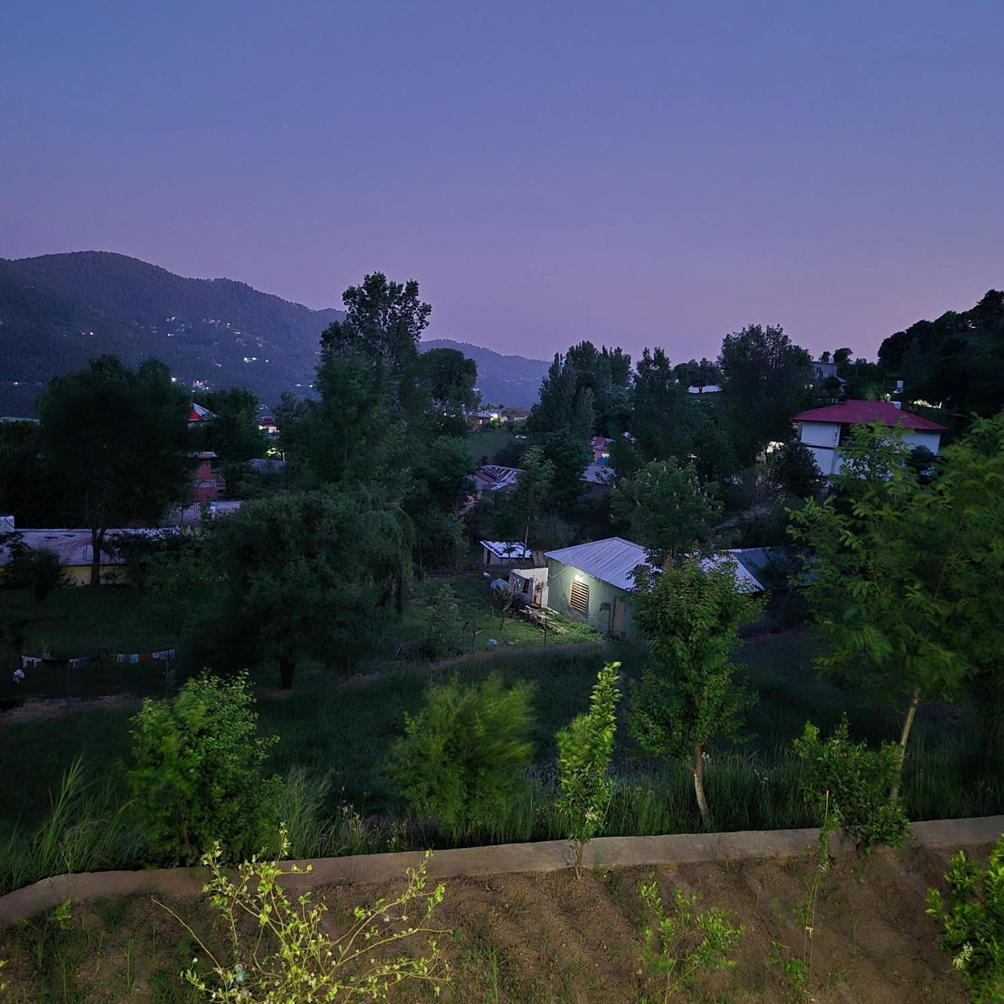 Roof Top Resort Murree Exterior photo